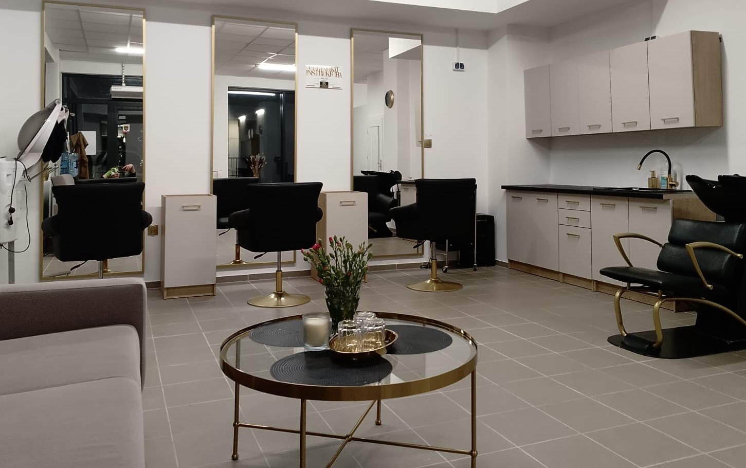 Wnętrze salonu Graboś Academy hair&beauty